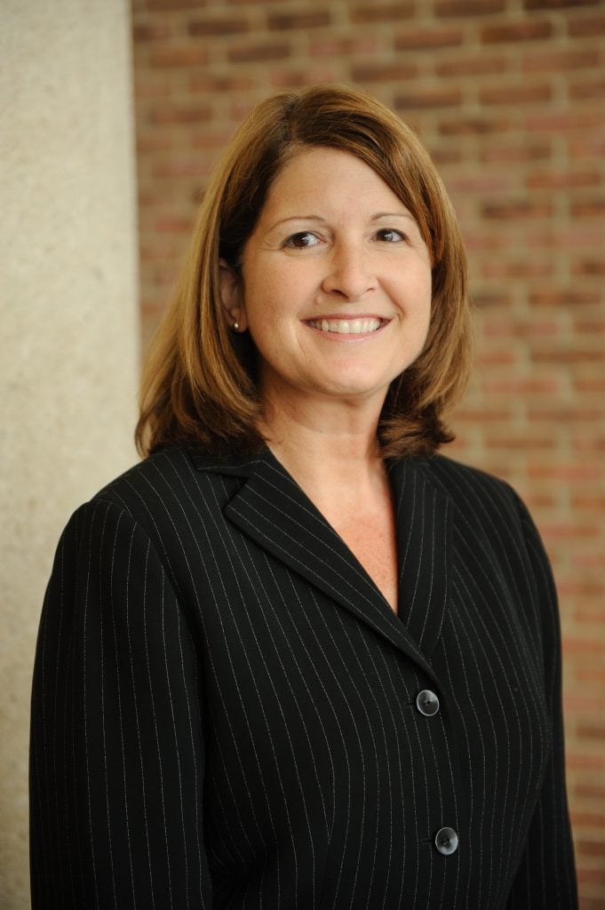 UA Alumni Association Honors Four Faculty Members with Teaching Awards