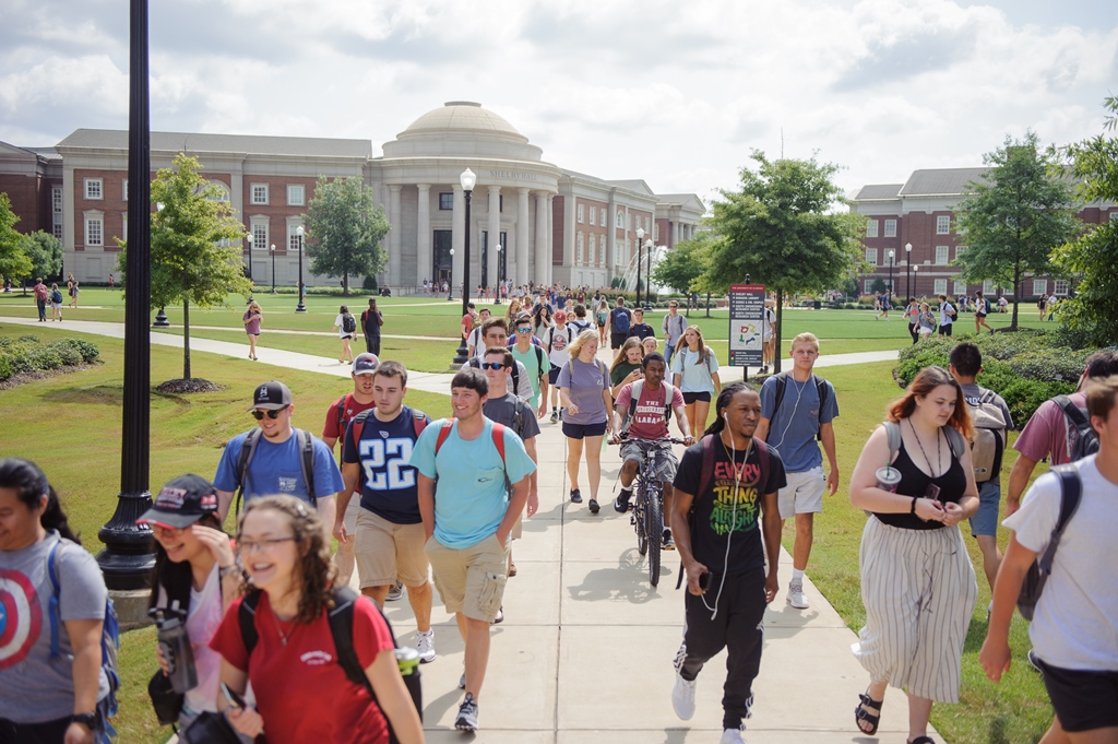High-Achieving Freshman Class, Graduate School Growth Highlight UA Enrollment