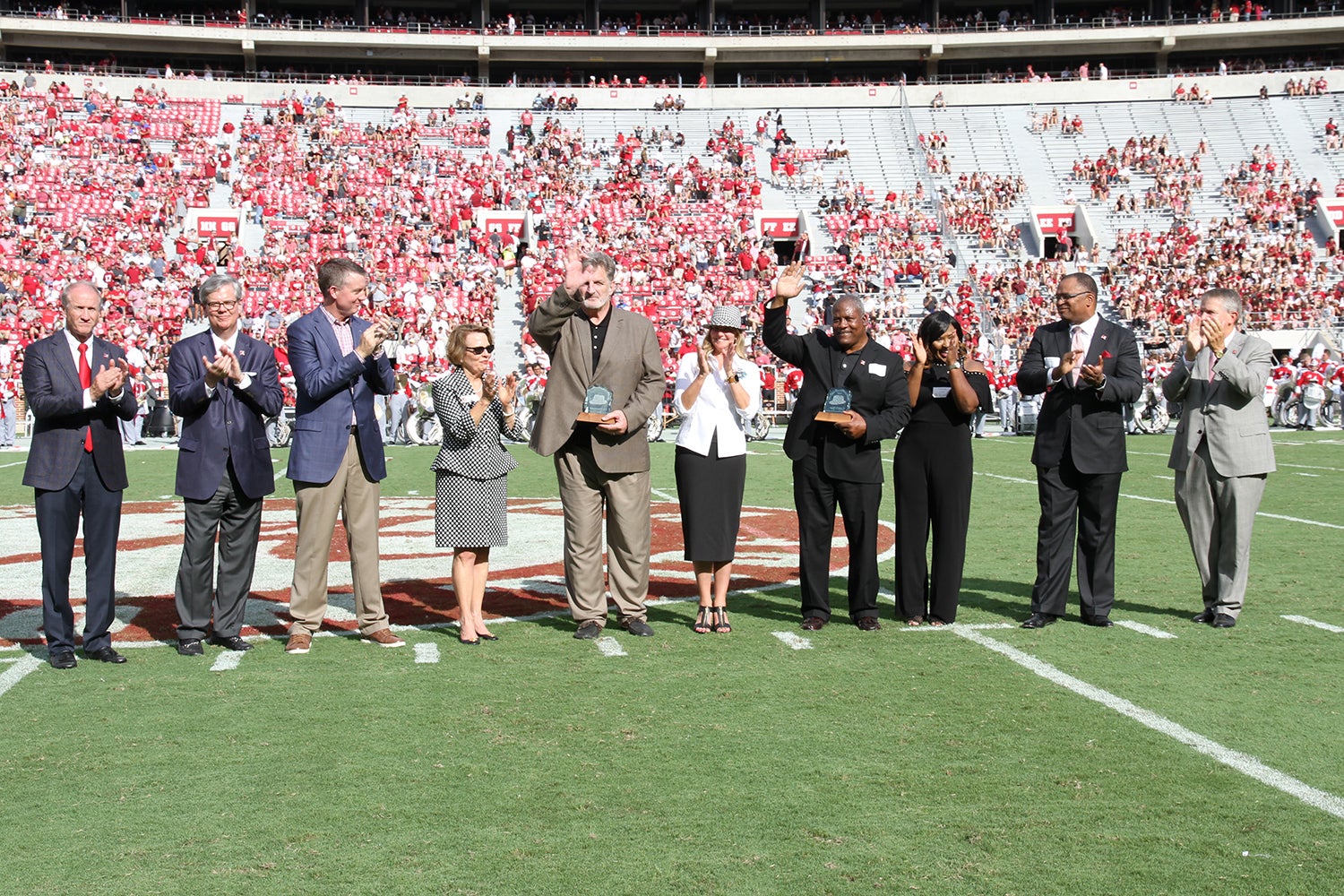 UA Awards Bryant Alumni-Athlete Honor to Baumhower, Lowe