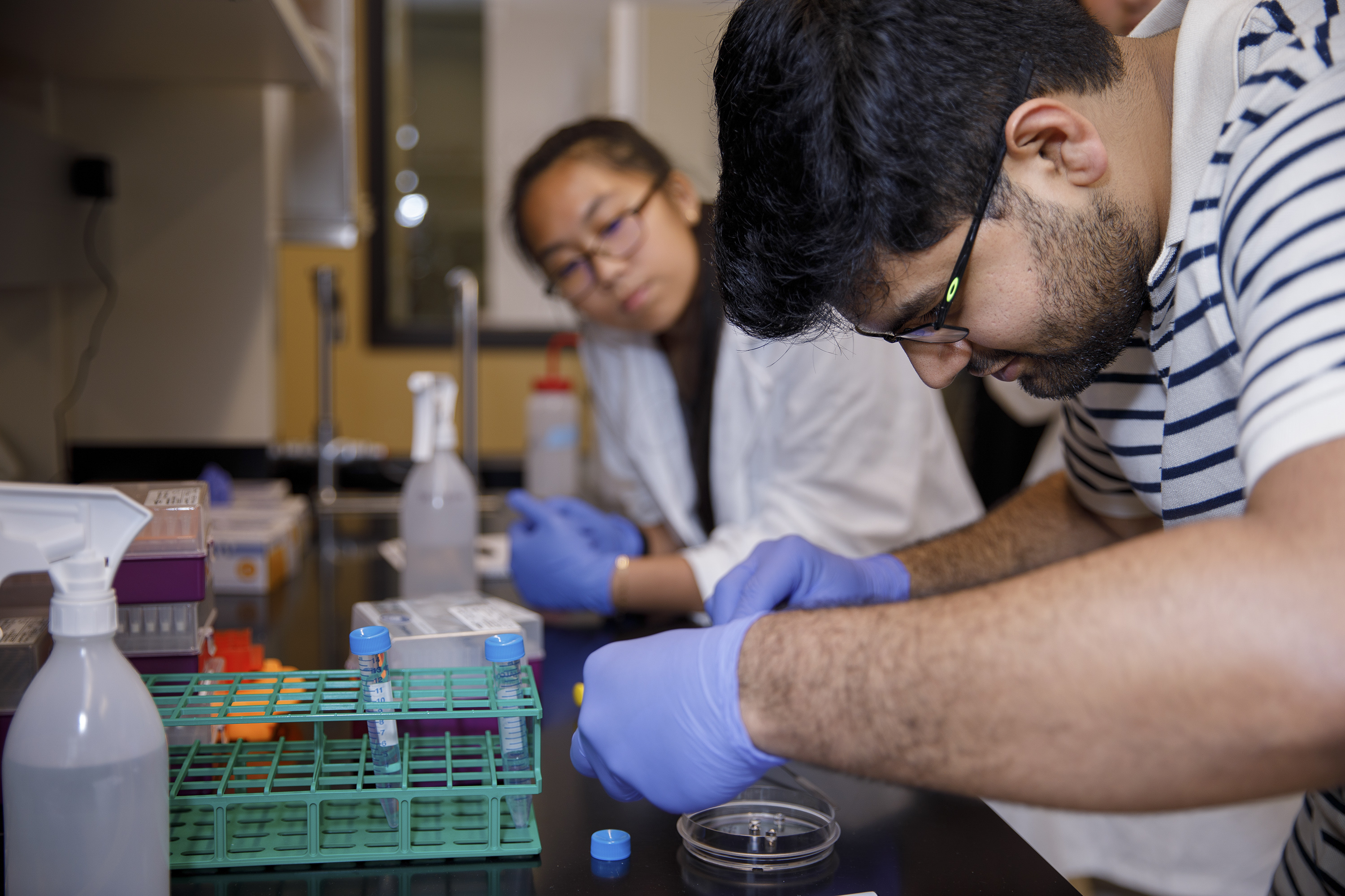 In the Lab: UA Students Help Inspire Next Wave of Scientists