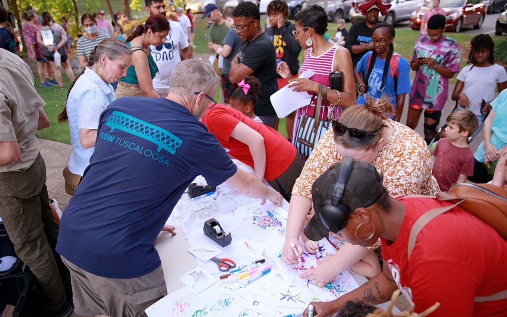 Flow Tuscaloosa Lantern Parade a Glowing Success University of Alabama News