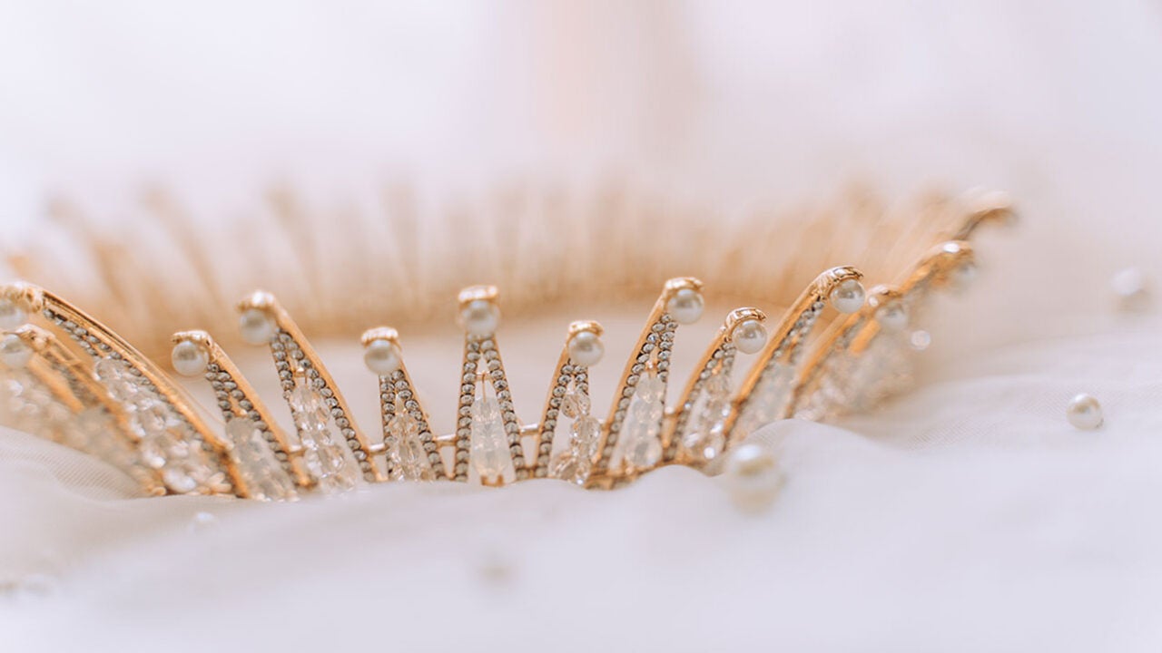 A gold crown.