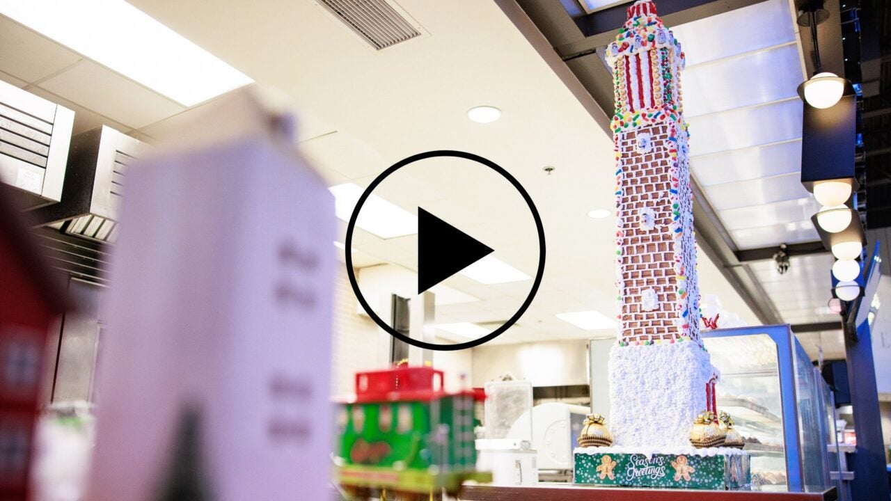 That ‘Chime’ of Year: Bama Dining’s Gingerbread Creation