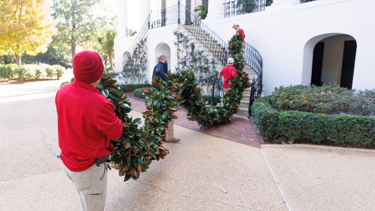 Garland installation at the President's Mansion