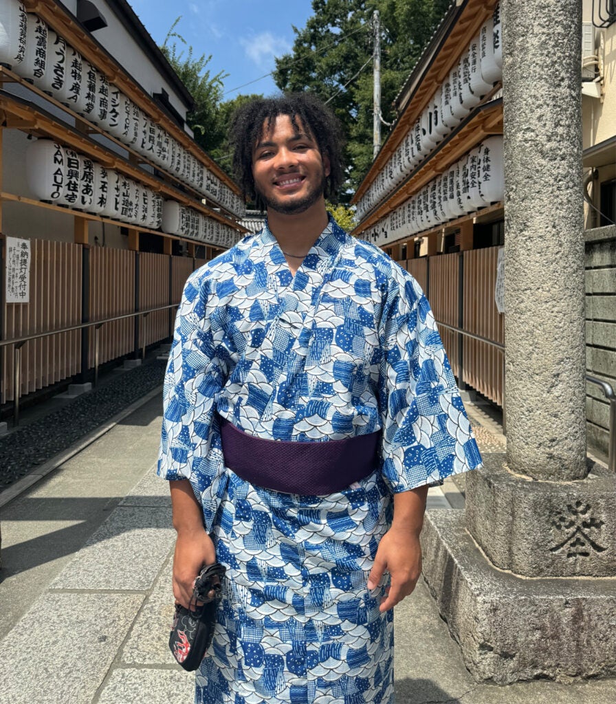 Zachary Cole en Tokio durante un viaje escolar el verano pasado