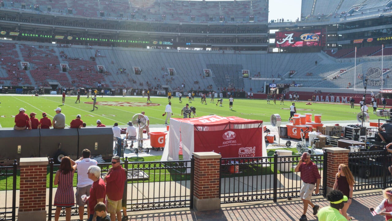 SidelinER, a medical privacy tent for athletic events, was invented at UA