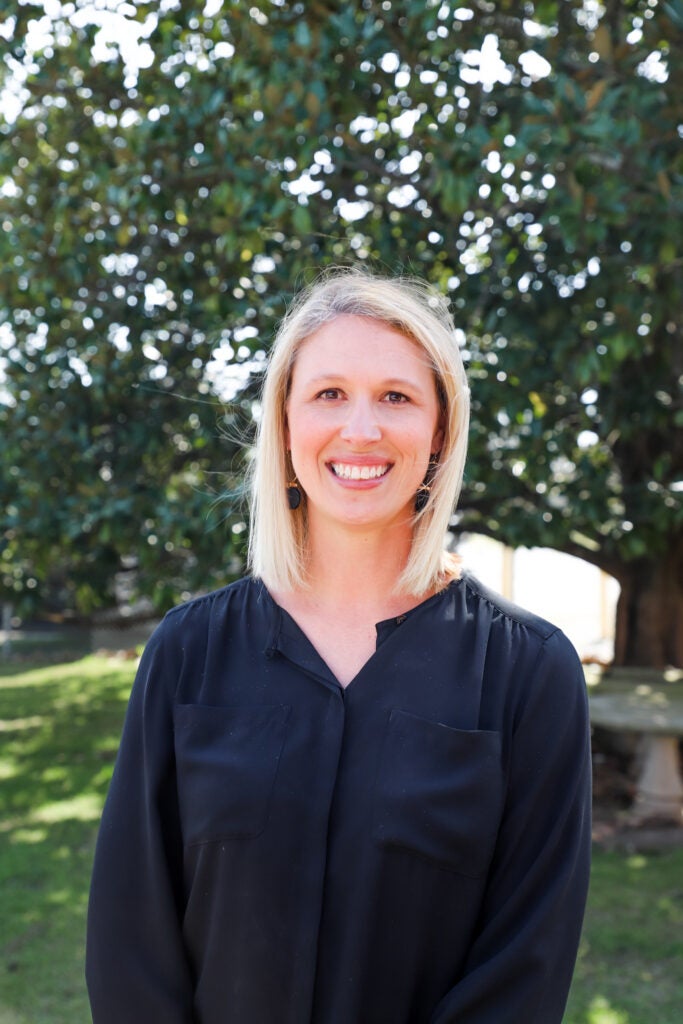 Headshot of Julie Salter